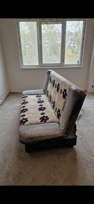 Диван спален с размери 204 × 83см×92 см височина