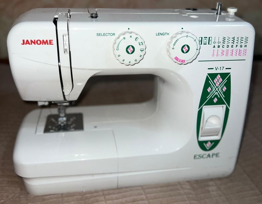 Швейную машинку Janome V-7