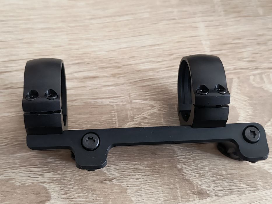 Prindere/montură Blaser R8/R93 nouă cu inele de 30mm sau șină