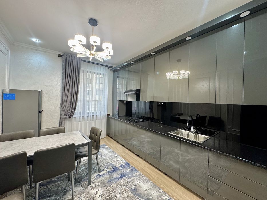 3х комнатная квартира, на 2 этаже. Вокзал.