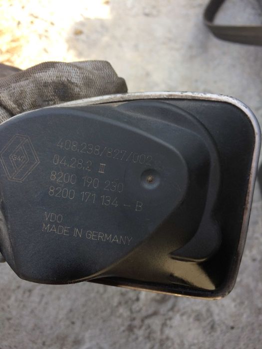 Clapeta acceleratie renault megane 2.0 aspirat 2.0 cabrio 136 de cai