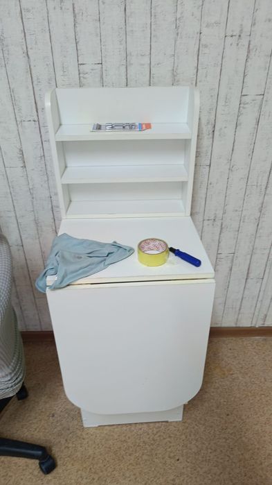 Продам стол для мастера и многое другое