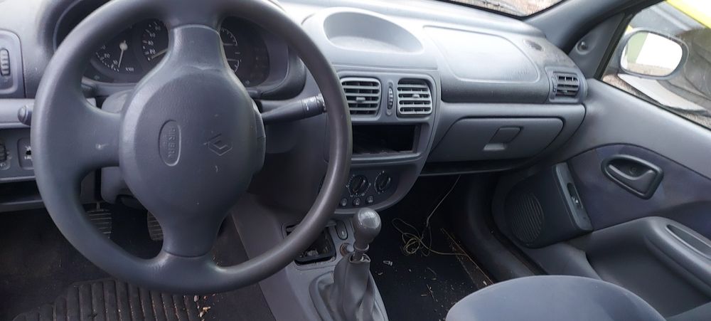 Renault clio 1.4i 55kw 1998г