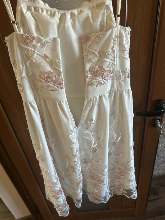 Дамска официална ролкя