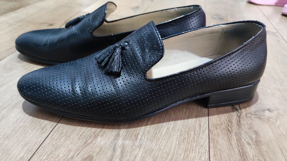 Pantofi bărbătești