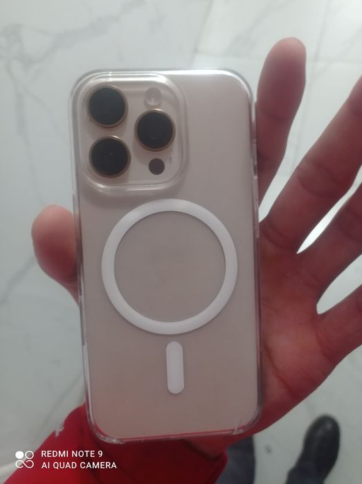 Айфон 16про  золотистый