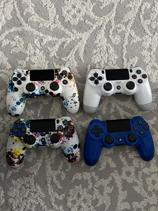 PlayStation 4 Pro + 4 геймпада
