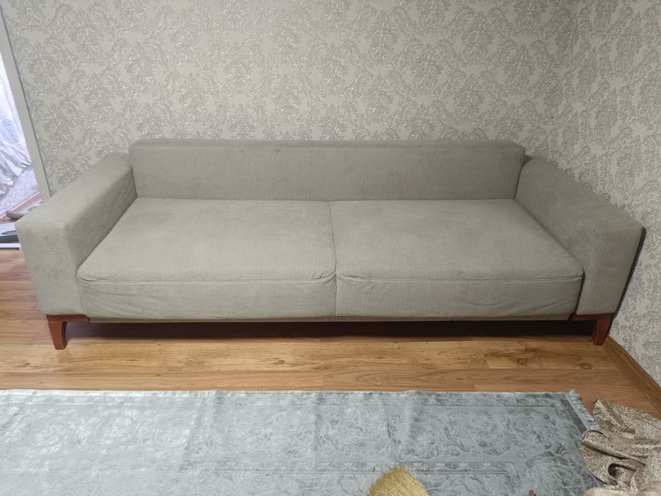 Диван.           .