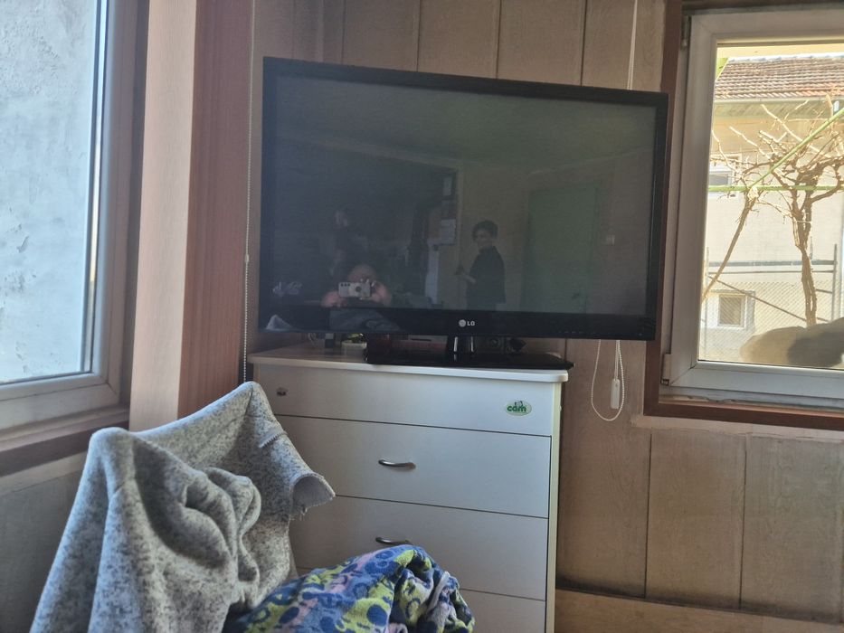 Телевизор LG 42 инча