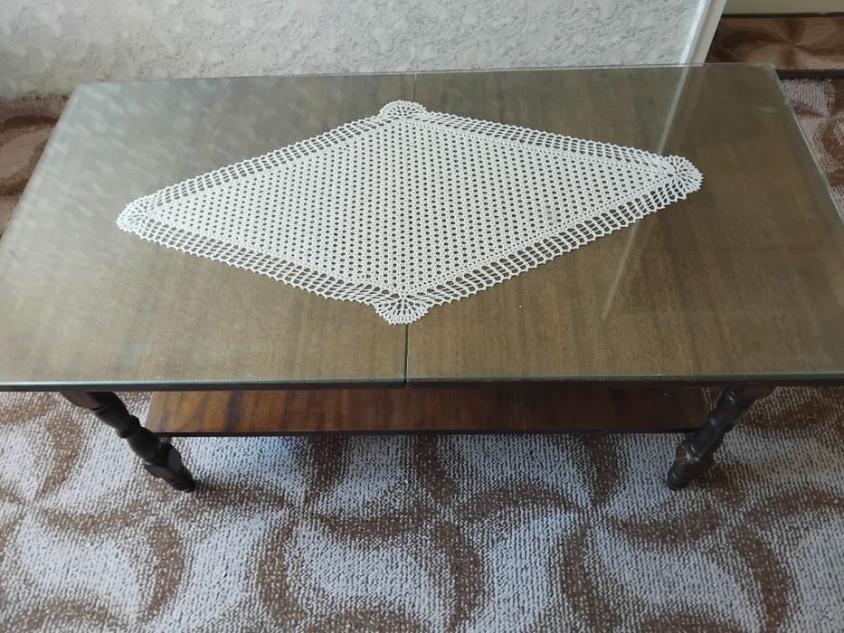 Холна дървена масичка