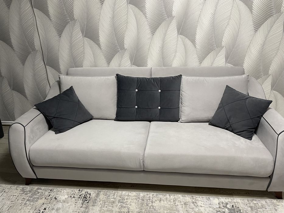 Диван с креслом