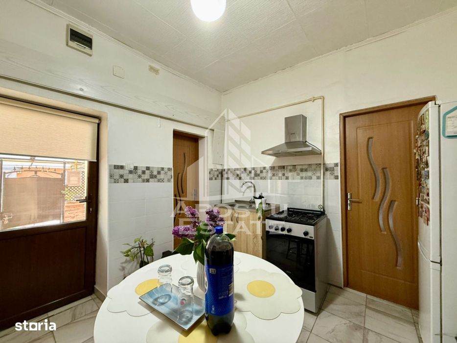 Apartament cu 2 camere si curte de vanzare in Complexul Studentesc