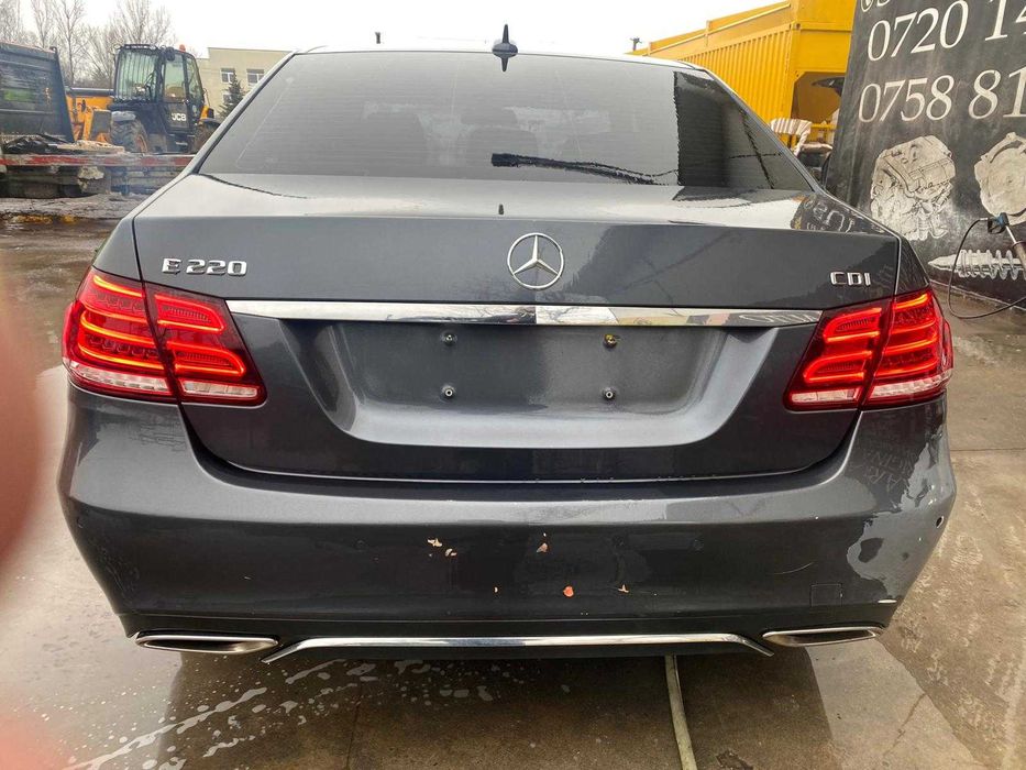 dezmembrez mercedes w212 FL/bara fata w212/far w212