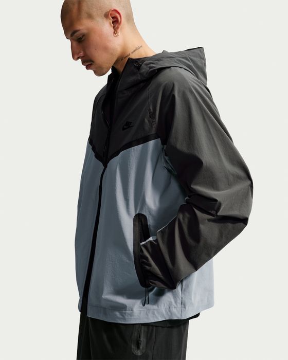 Ветровка Nike Tech