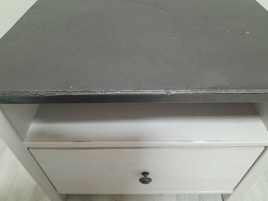 Стол и 2 тумбочки