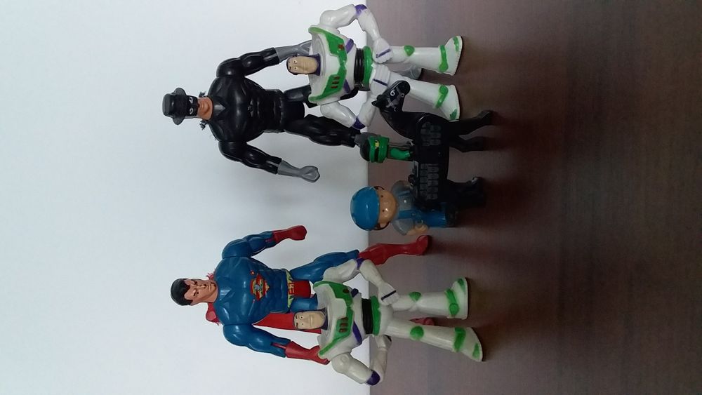 Игрушки разные для мальчиков