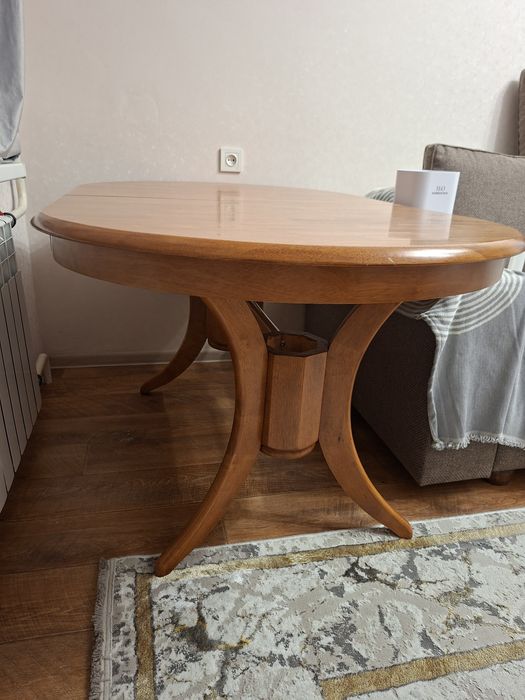 Стол со стульями