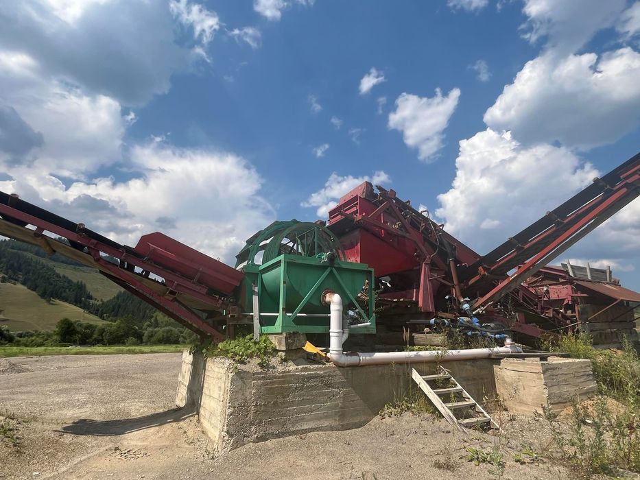 Stație de sortare cu  concasor  falci