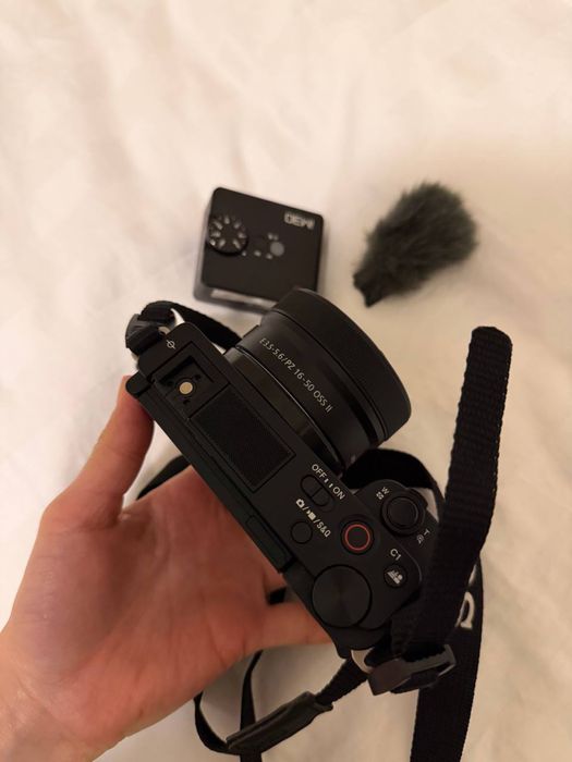 Sony ZV-E10 + в подарок вспышка