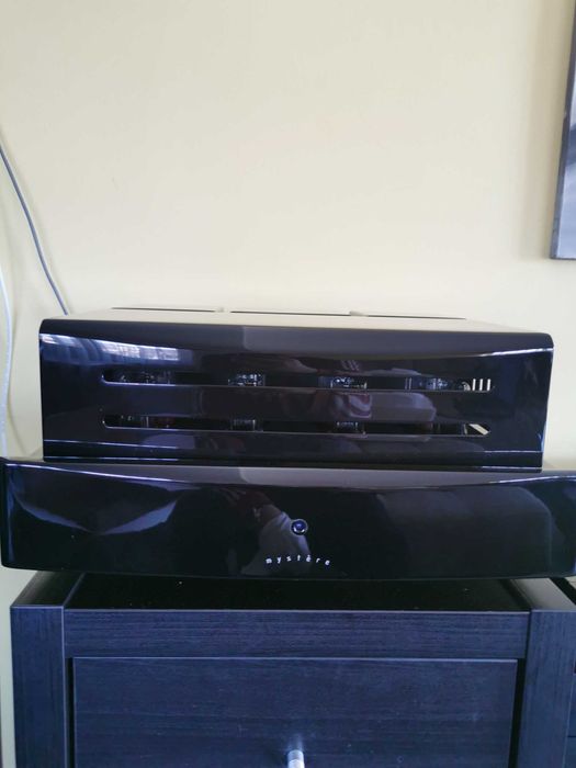 Премиум лампов усилвател Mystere PA21 by PrimaLuna – EL34 / KT88