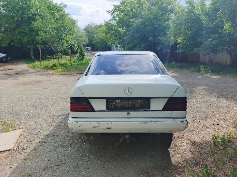 Mercedes-Benz w124