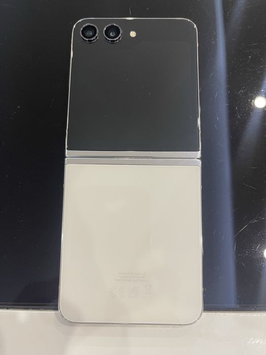 Samsung Flip Zip 5