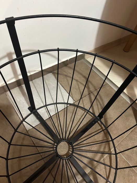 Маса IKEA Gualov