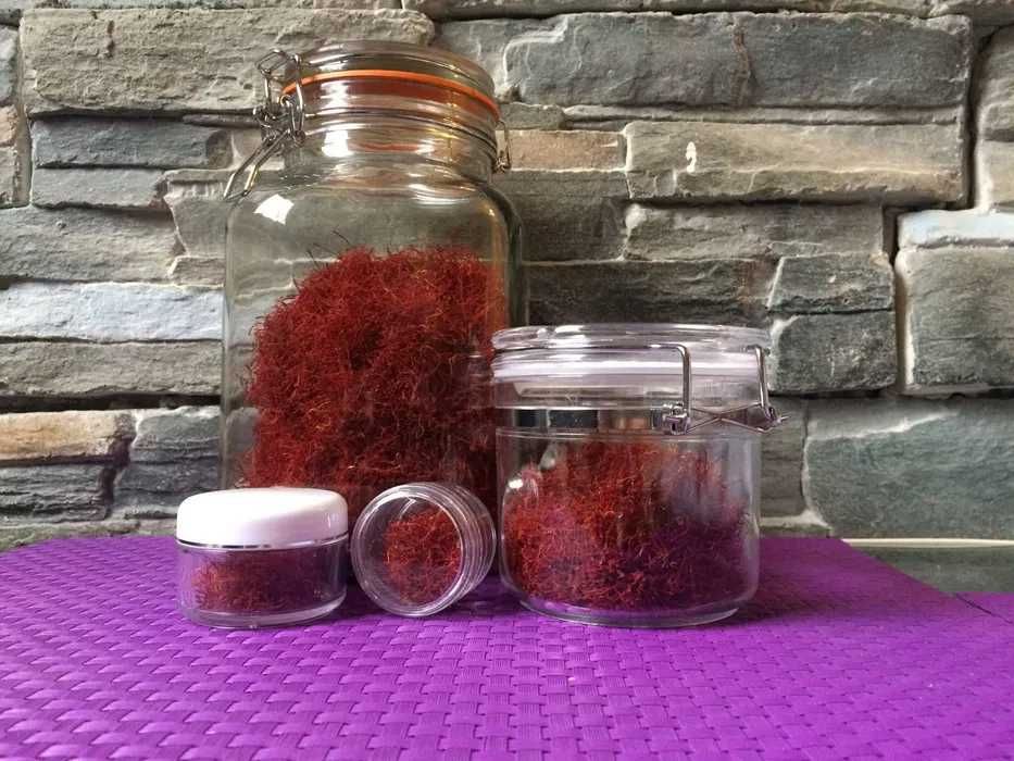 85 Lei/kg Bulbi de Sofran Crocus Sativus din luna Mai Transport inclus