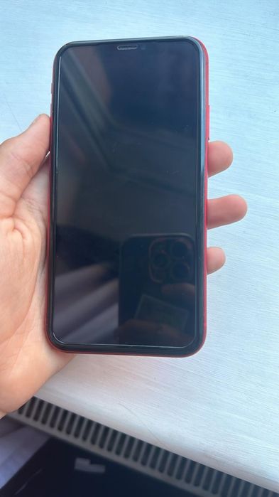 Продам Айфон 11