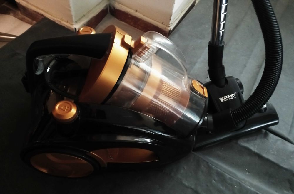 Прахосмукачка CLEANMAXX 1200W