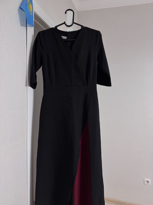 Продам платье и комбинезон