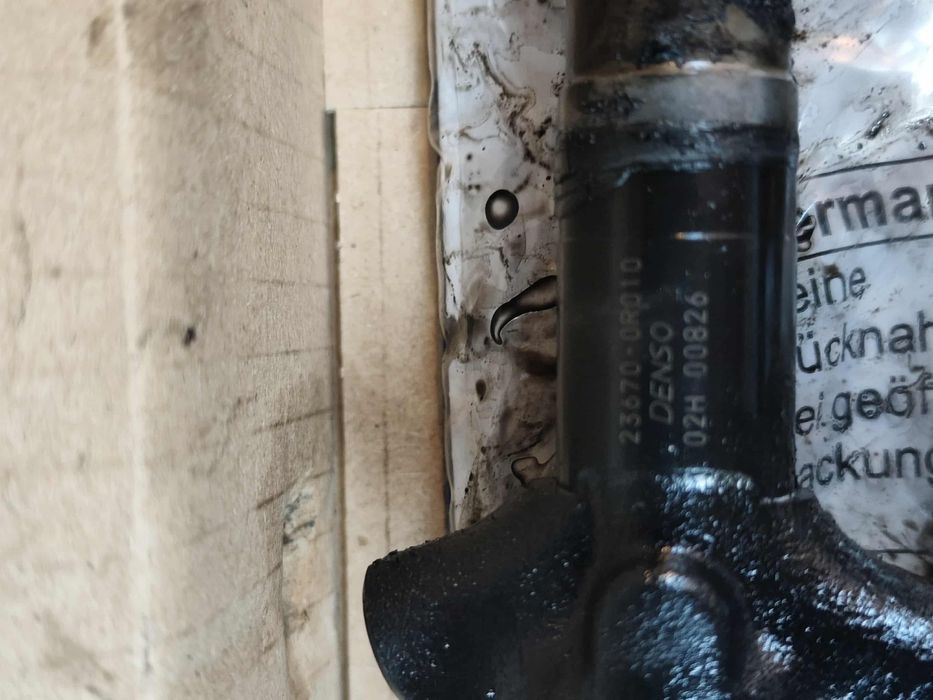 Дюзи за тойота авенсис