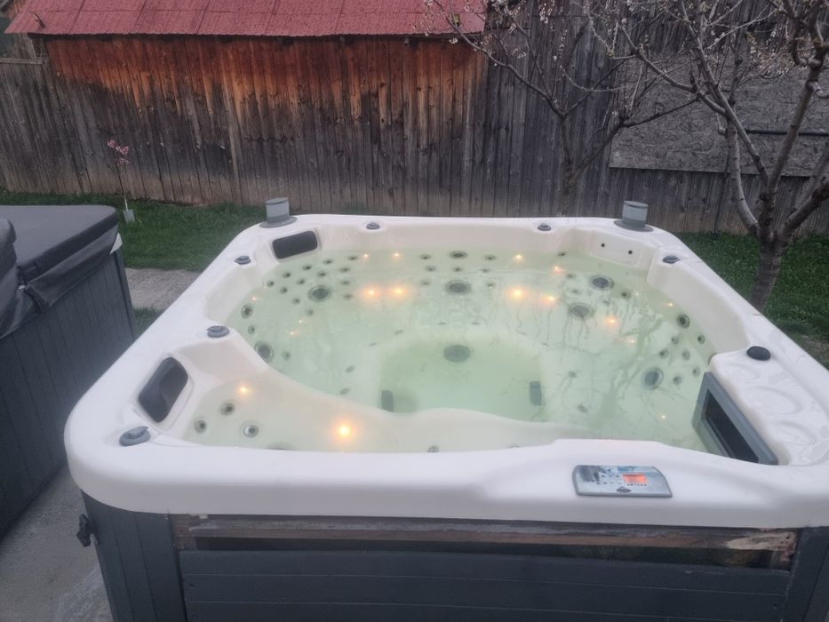 Jacuzzi-hot tube-ciubar