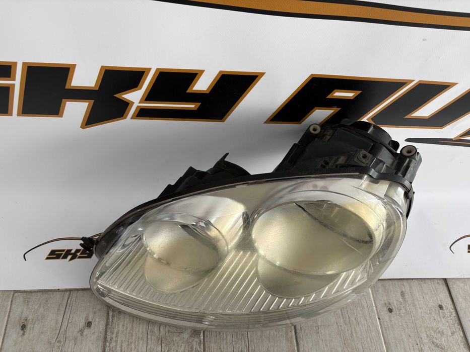 Far stanga Vw Golf 5 dupa 2004 cod 1K6941005N original Europa