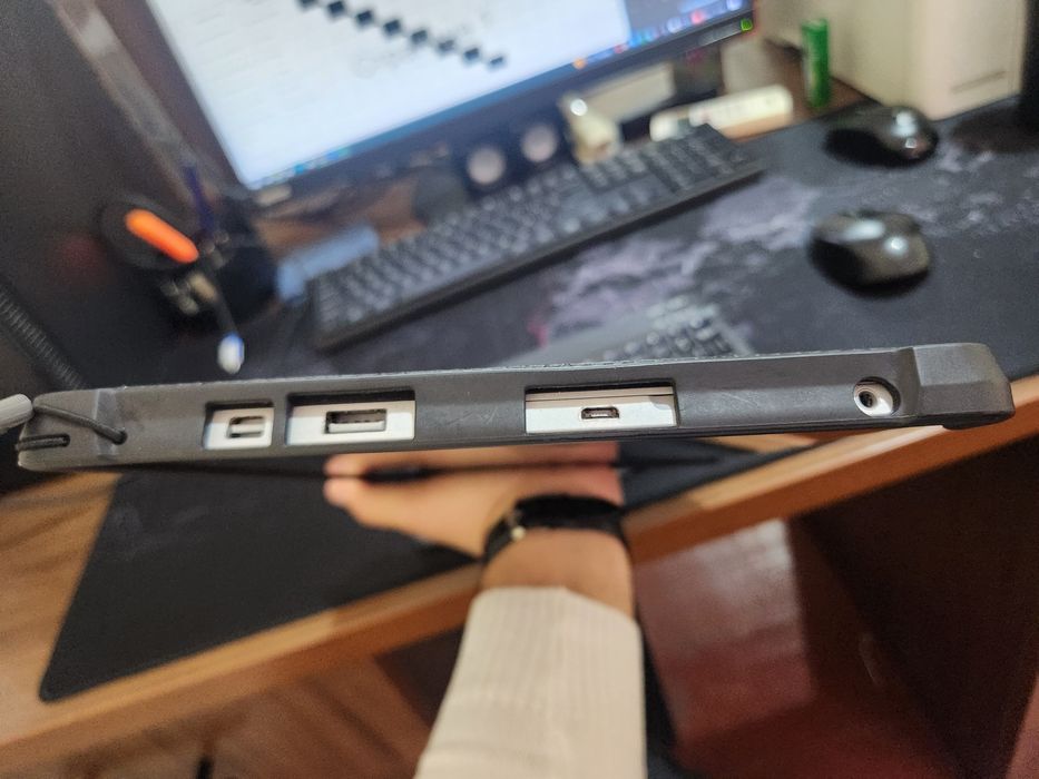 Microsoft Surface 3 yaxshi xolatda