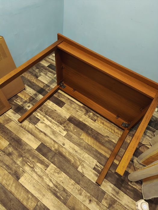 Маса  – стабилна и запазена