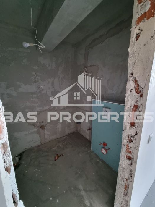 Продава се Тристаен апартамент в София, Люлин 6 - 125 кв.м за 2114 €/кв.м - Снимка #8