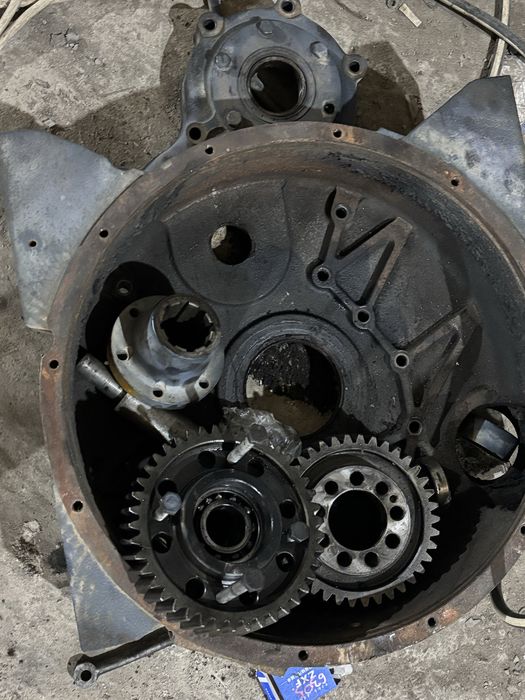 Кожух маховика Миксер кран  продам.