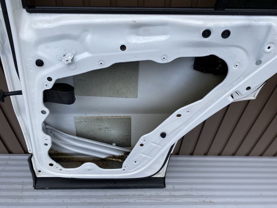 Usa dr spate vw Tiguan 5N 2007-2011 cod de culoare LB9A