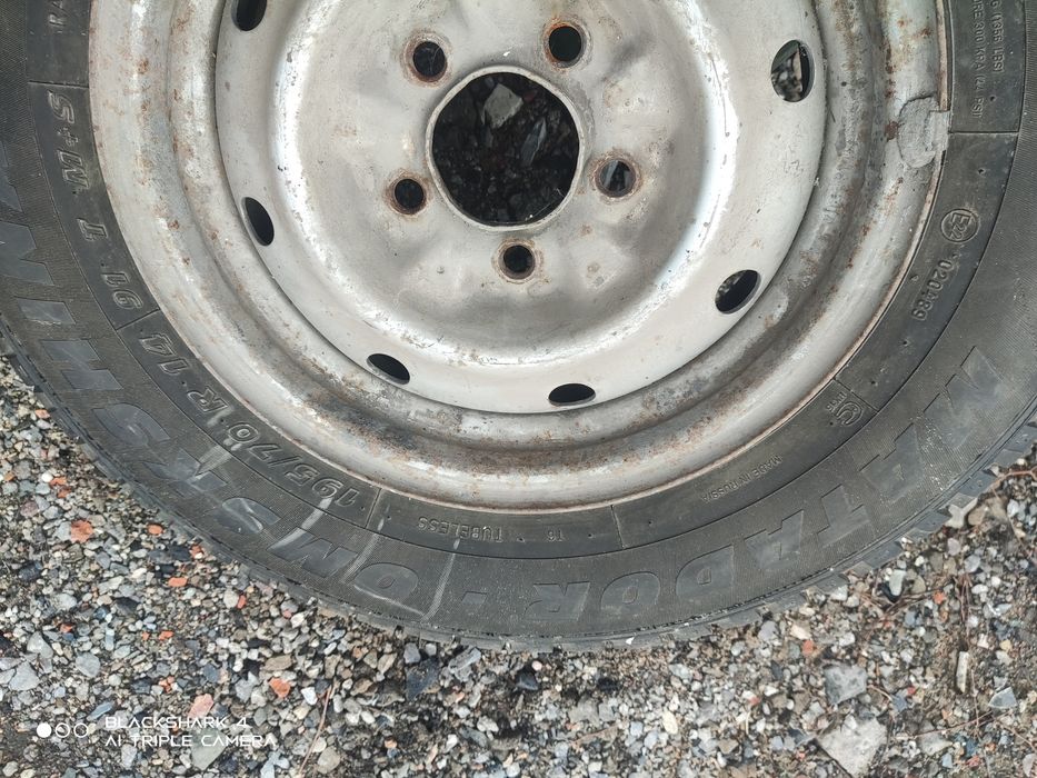 Продам резину с железками