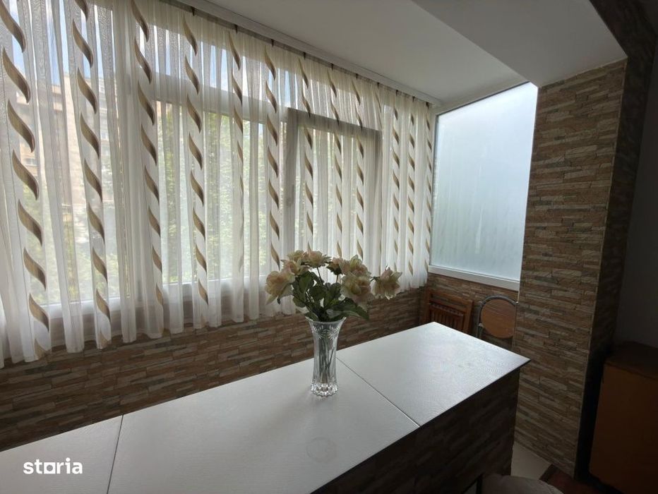 Apartament cu 3 camere, 62 mp, zona Republicii