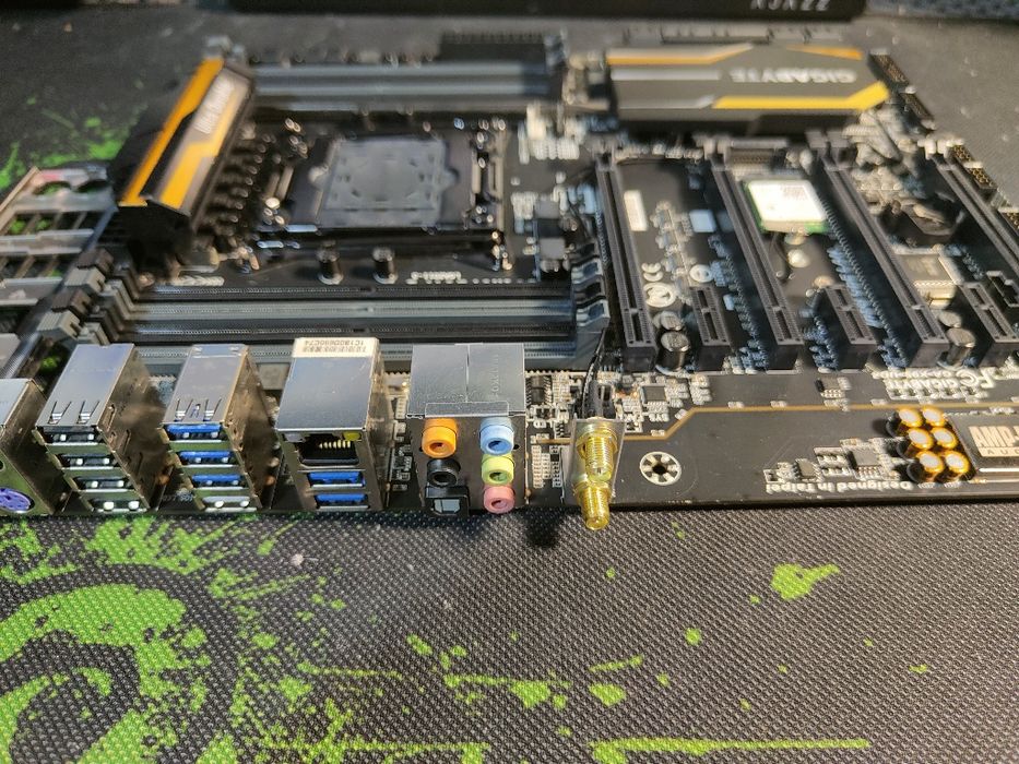 Материнская плата Gigabyte X99-UD4