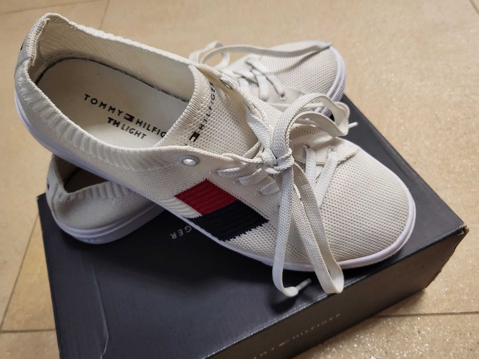 Tenesi Tommy Hilfiger, 38, sneakers albi dama
