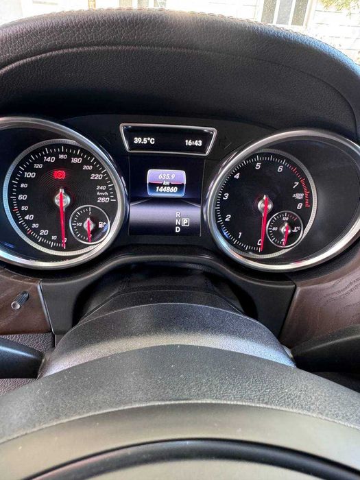 Mersedes benz GLS400