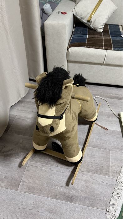 Продам детскую лошадку