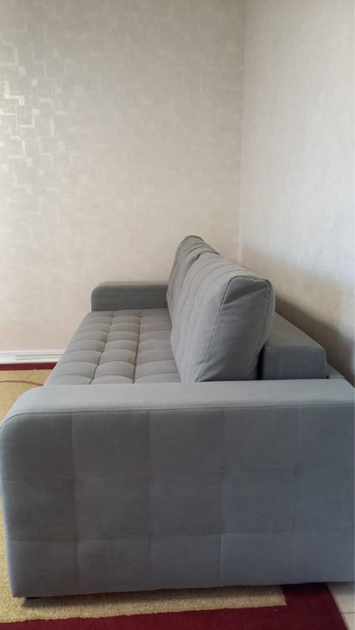 Продам диван  б у
