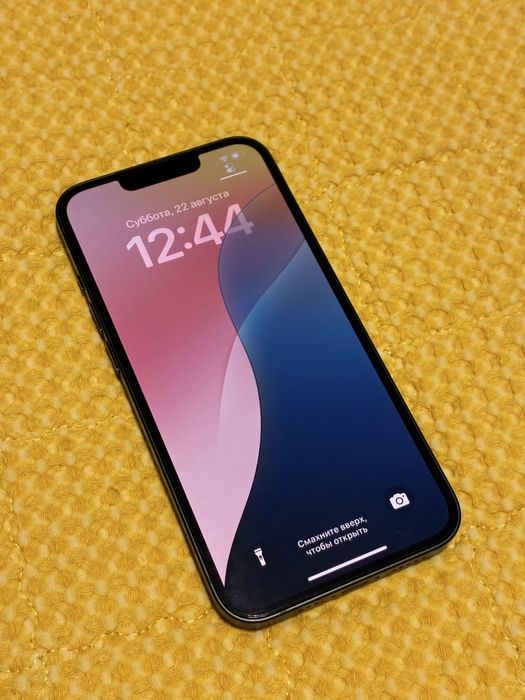 Продам iPhone 13 128Gb в идеале