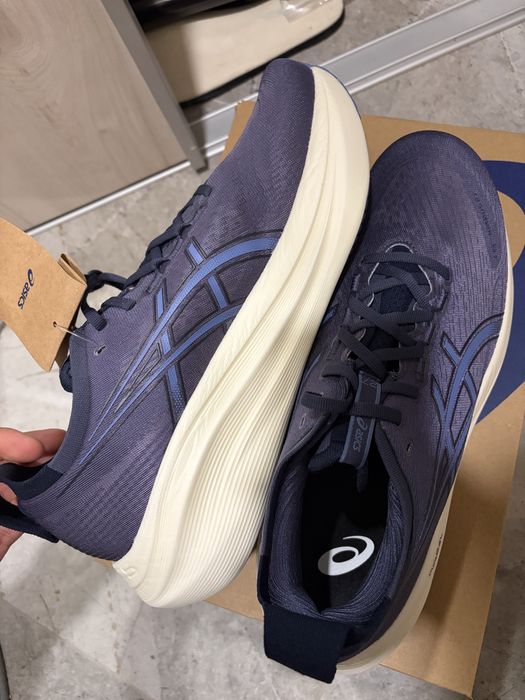 ASICS GEL - Nimbus 27