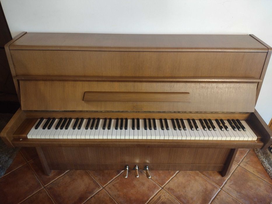 Vând Pianină Rosler