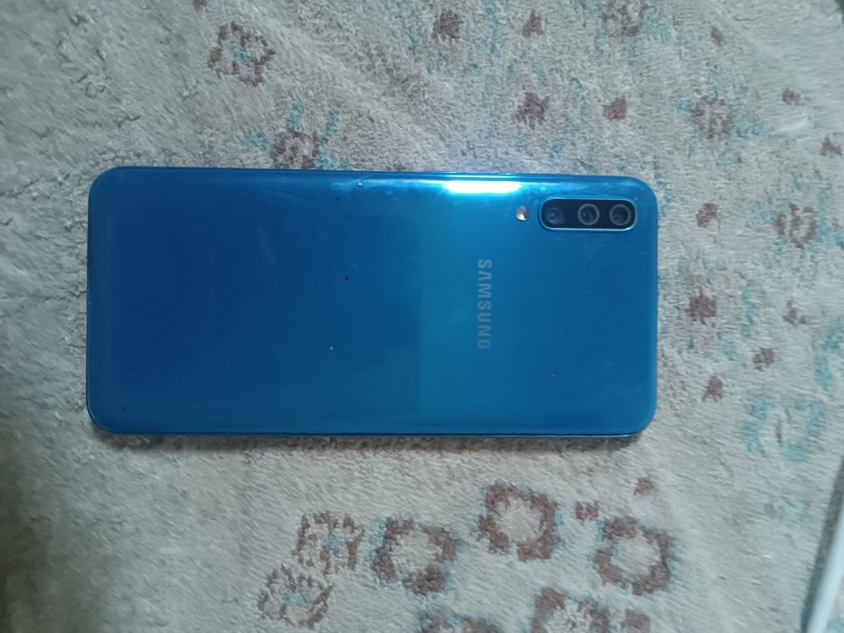 Samsung A50 device